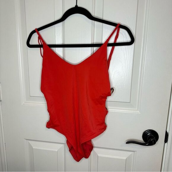 Aerie Red 3 Ring Open Side Detail Cheeky One Piece Swimsuit Sz S Beach Pool Lake - Picture 1 of 7
